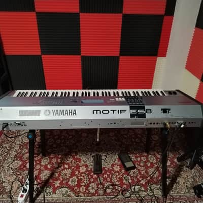 YAMAHA MOTIF ES8 WORKSTATION 88 NOTE