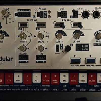 Korg Volca Bundle: Beat, Nubass, Keys, Modular, Sample2, ×2 Mix + Fonik Rack. Sinc and Audio cables, power supplies included. image 4