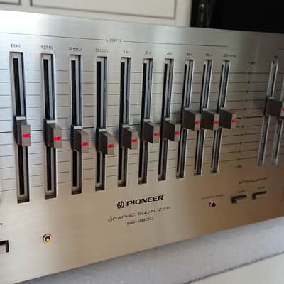 Pioneer SG-9800 Graphic Equalizer, Multi-voltage Model 1981 - Silver image 4