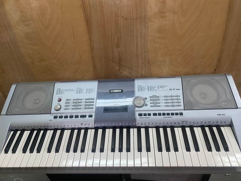 Yamaha PSR-293 Gray image 1