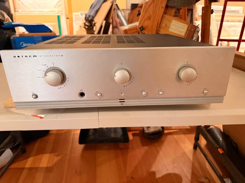 Anthem Integrated 2 Tube Preamp/Solid State Power amp amazing warm and powerful!!!