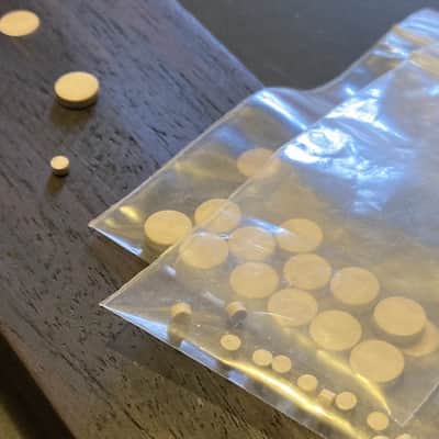 Vintage Correct Clay Dots -- NOS White Bild 3