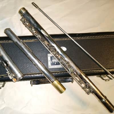 King Cleveland Flute, USA, with case, Good Condition image 3