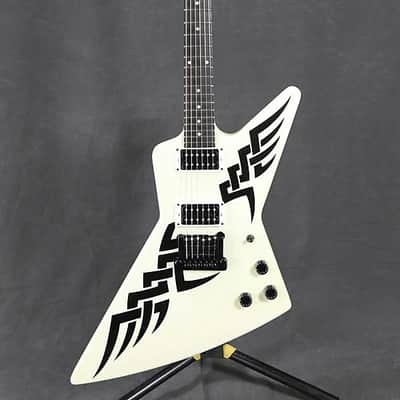 Gibson Tribal Explorer Graphic