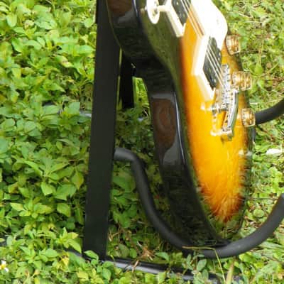 Epiphone Les Paul 100 LP100 Electric Guitar Vintage Sunburst Finish Seller Refurbished image 3