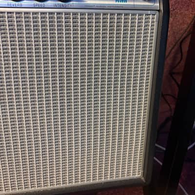 Fender '68 Custom Deluxe Reverb 2-Channel 22-Watt 1x12" Guitar Combo 2013 - Present - Black image 5