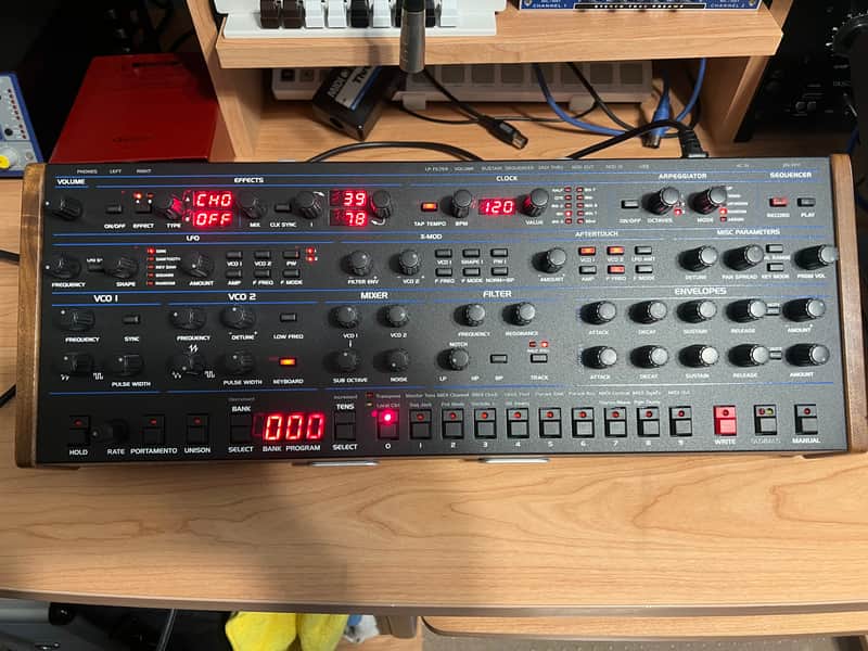 Dave Smith Instruments OB-6 Desktop 6-Voice Polyphonic Synthesizer 2017 - Present - Black image 1