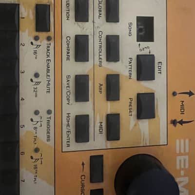 E-MU Systems XL-7 Command Station 128-Voice Synthesizer 2001 - Yellow / Black image 2