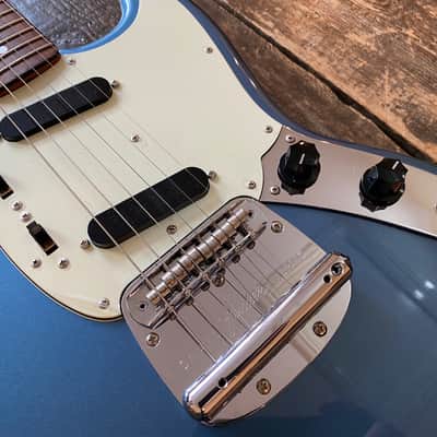 Fender Mustang '69 Reissue CIJ R-Serial 2004 Rare Non-Catalogue Solid Lake Placid Blue w/ Matching Headstock image 11