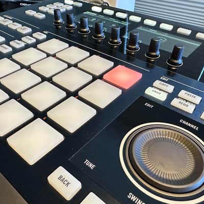 Native Instruments Maschine Studio 2010s - Black image 3