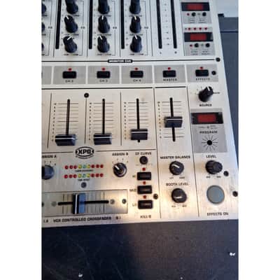 Behringer DJX700 - Mixer - Poor image 6