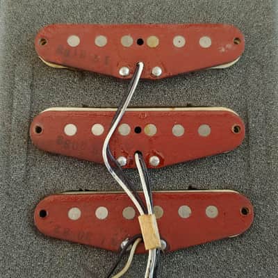 * * * Ultra-Rare Vintage 1982 Fender "Red Bottom" Staggered Pickup Set * * * image 1