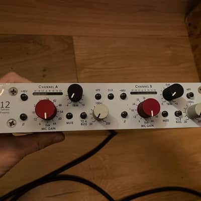 Vends Rupert Neve Designs Portico 5012 Dual Mic Preamp 2009 - 2020 - White image 1