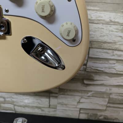 Fender Standard Stratocaster® (Upgrade) (2006-2008), Maple Fingerboard, Arctic White with Fishman Fluence Stratocaster Loaded Pickguard - White with Battery Pack and Hard Case image 23