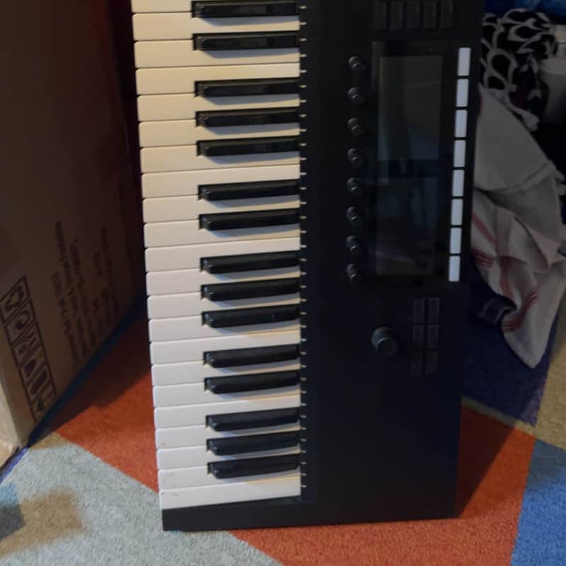 2010s Native Instruments Komplete Kontrol S49 Mk2 Black