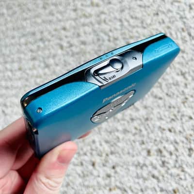 PANASONIC S30 Walkman Cassette Player, Excellent Candy Blue ! Tested & Working ! image 4