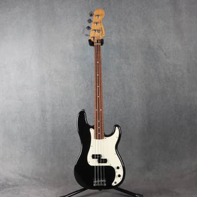 Fender Player P Bass - Black - 2nd Hand image 2