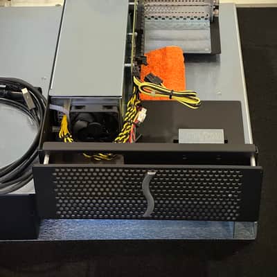 Sonnettech Echo Express III-R, Thunderbolt 2-to-PCIe Card Expansion Chassi 2013 - black image 3