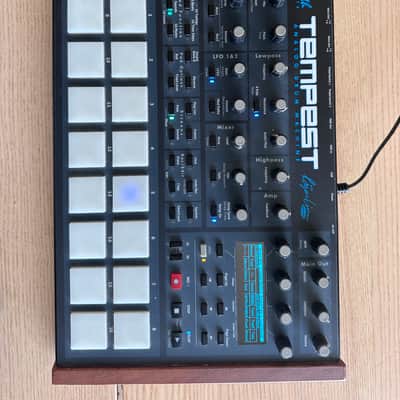 Dave Smith Instruments Tempest 6-Voice Drum Machine 2011 - 2018 - Black with Wood Sides