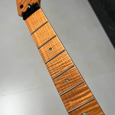 AAAAA Start Floyd nut Roasted flame Maple Electric Guitar Neck Radius 12inch Round stainless steel 22 frets Colored shells Inlay Radius: 12 inches image 4