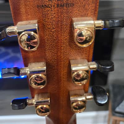Solid wood! Alvarez Masterworks Cutaway Dreadnought with Electronics 2010s - Shadowburst image 3