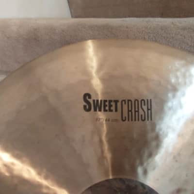 Immagine Zildjian K hand hammered 17 inch sweet crash cymbal 1132 grams excellent condition! - 2