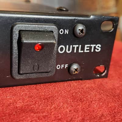 Aris Model 611 Power Distribution Unit image 3