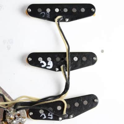 2001 Vintage Fender Stratocaster '57 1957 AVRI American Reissue Loaded PICKGUARD USA Strat image 9
