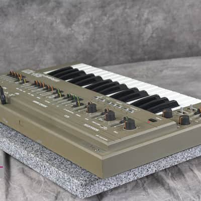 Roland SH-101 Gray Vintage Monophonic Synthesizer in Good condition image 13