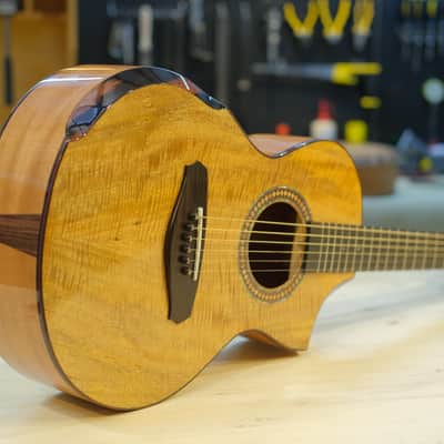 Batiksoul Guitars No.#126 - Parlour Crescentia Moon Flamed Mango ( Hybrid Bracing ) image 5