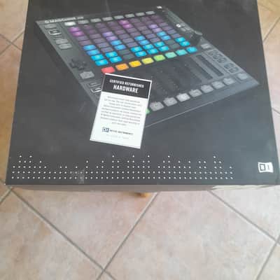 Immagine Native Instruments Maschine MKIII, Jam, KOMPLETE KONTROL M32 2023 - 6
