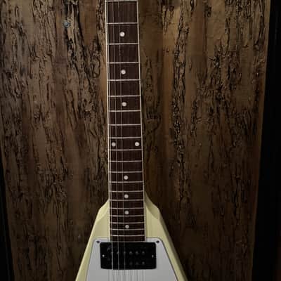 Gibson '70s Flying V 2023  - Classic White - OHSC image 4