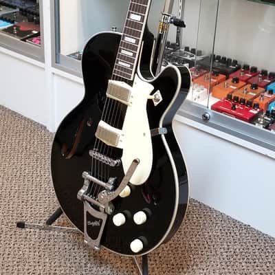 used Silvertone 1446 Semi-Hollow Guitar, Very Good Condition with Gig Bag image 4