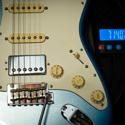 Fender Limited Edition American Showcase Stratocaster HSS 2021 - Sky Burst Metallic image 14