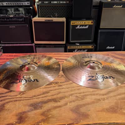 Zildjian 14" ZBT Hi-Hat Cymbals (Pair) - Traditional image 1