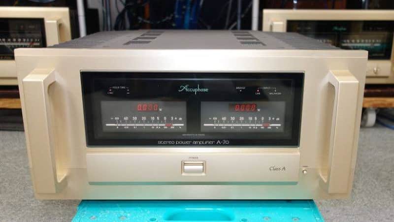 Accuphase E-700 Integrated Amplifier