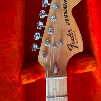 Fender Stratocaster with 3-Bolt Neck, Ash body, Maple Fretboard 1977 - Blonde image 4