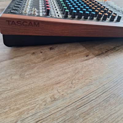 TASCAM Model 16 Multitrack Recorder / Mixer / Audio Interface 2019 - Present - Black with Wood Cheeks image 8