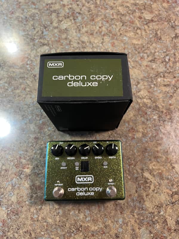MXR M292 Carbon Copy Deluxe Analog Delay 2017 - Present - Green image 1