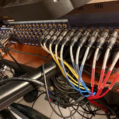 Midas Venice 320 32-Channel / 46-Input Mixing Console 2001 - 2010 - Blue image 3