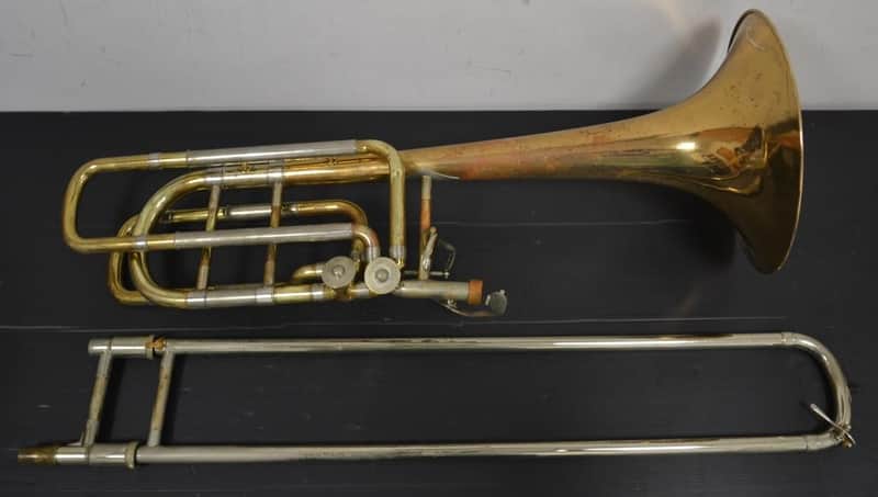 Trombon Bajo Bach Stradivarius 50BLG en buen estado image 1