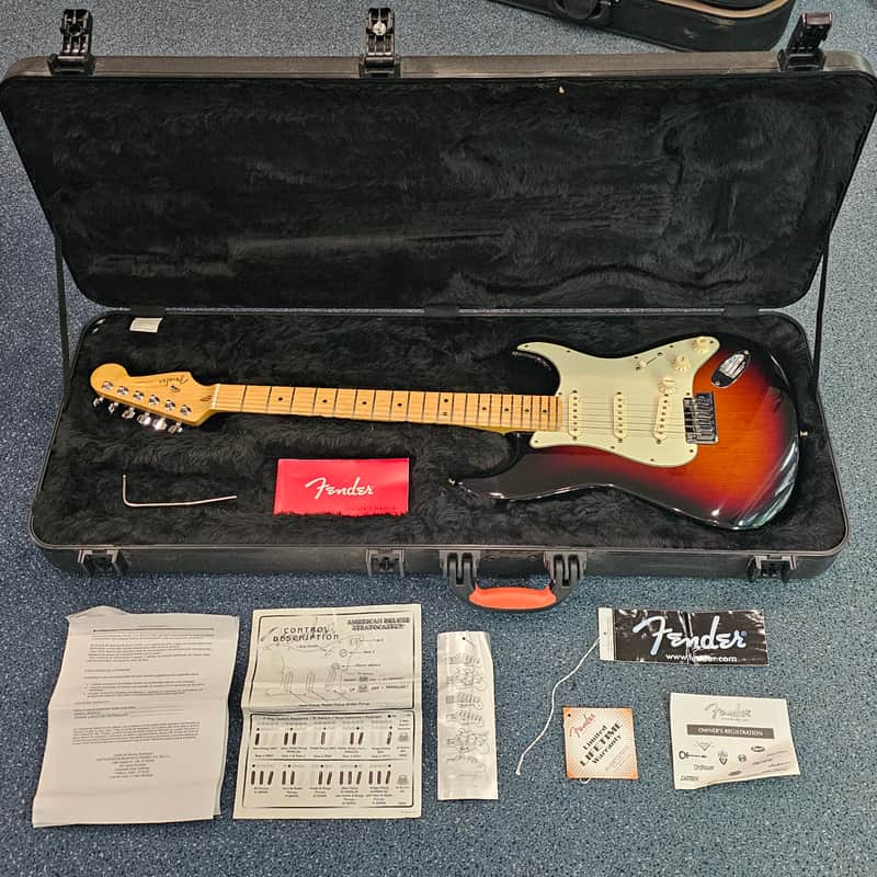 Fender American Deluxe Stratocaster with Maple Fretboard SSS 2015 3-Color Sunburst w/ Hard Case image 1