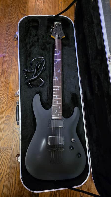 Schecter Damien-6 2005 - 2011 - Satin Black + Hard Case image 1