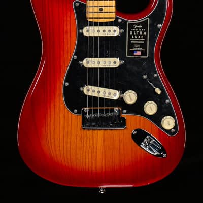 Fender American Ultra Luxe Stratocaster Maple Fingerboard Plasma Red Burst (568) image 3