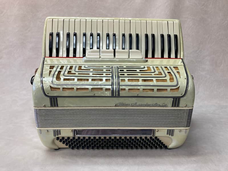 ITALIAN ACCORDION MFG 3-REED ACCORDION #CPSI828 image 1
