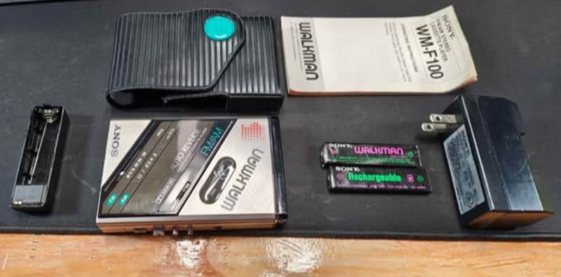 Sony WM-F100 1984 - Silver image 1