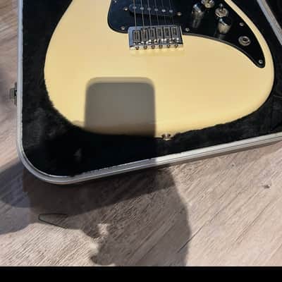 Fender Lead 11 Vintage Electric Guitar Original W/ case 1981 - Artic white image 4