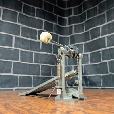 Pearl Vintage 80s Single Bass Drum Pedal – Classic Chain‑Drive Feel – Smooth Action – Road‑Ready Hardware image 3