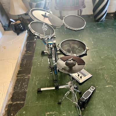 Traps Drum Kit, Alesis DM10 Custom Accoustic/Electric 2025 - Black/Chrome with Blue Accents image 20