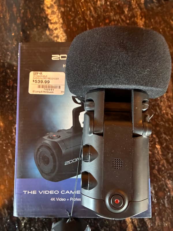 Zoom Q8n-4K UHD Handy Video Recorder 2022 - Present - Black image 1